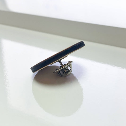 Runder Holz-Pin – gelasert & bereit für deine Kunst